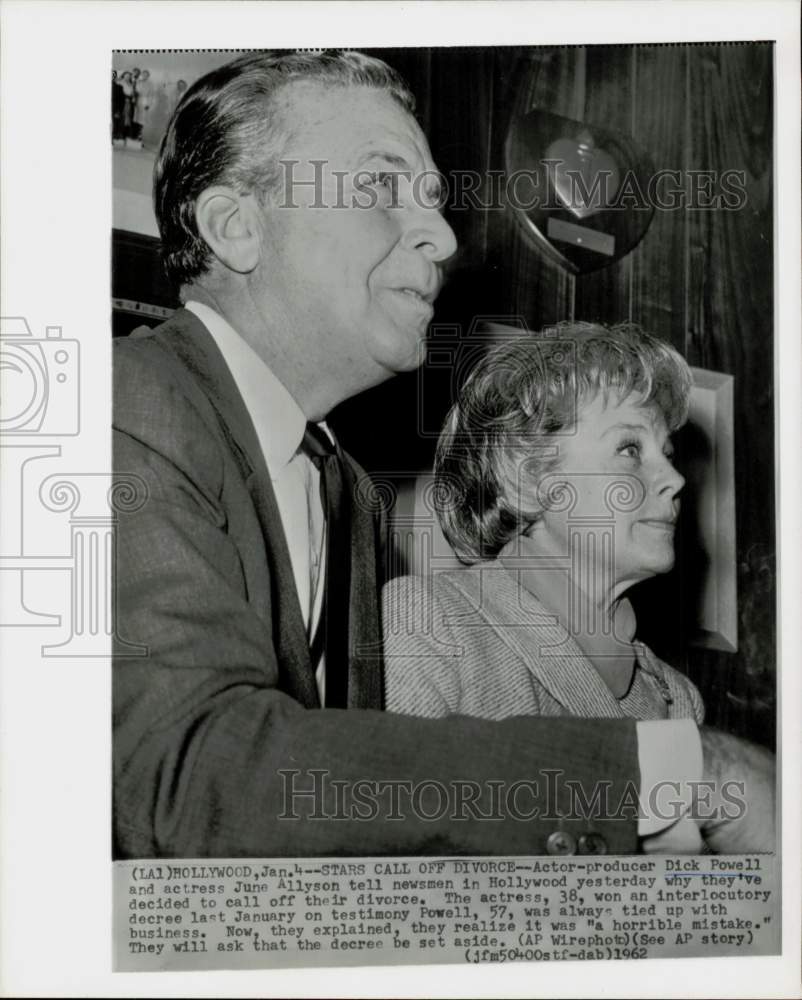 1962 Press Photo Dick Powell and June Allyson talk to reporters in Hollywood.- Historic Images