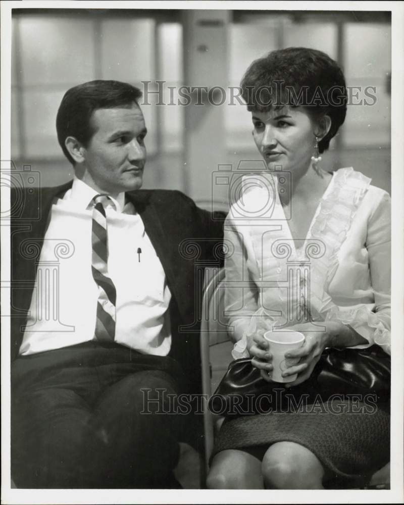 1966 Press Photo Roger Miller, singer, shown with a lady friend. - hpp26056- Historic Images