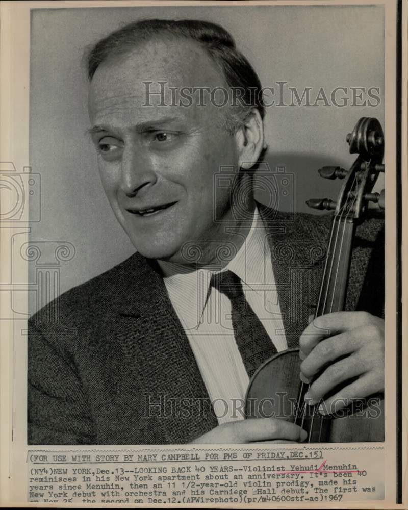 1967 Press Photo Yehudi Menuhin, violinist, reminisces at his New York home.- Historic Images