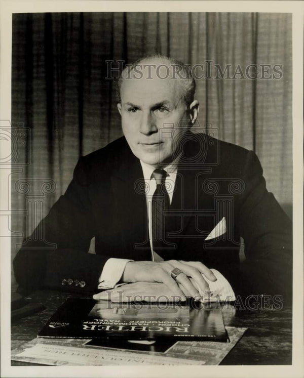 1965 Press Photo Robert Lawrence, music critic, heard on 