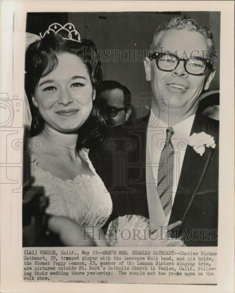 1964 Press Photo Peggy Lennon and Charles Catheart marry in Venice, California- Historic Images