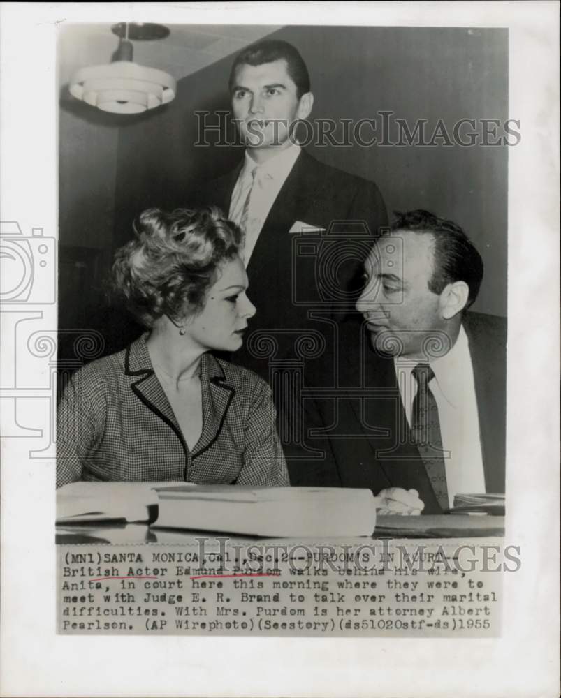 1955 Press Photo Edmund Purdom and wife with attorney in Santa Monica court.- Historic Images