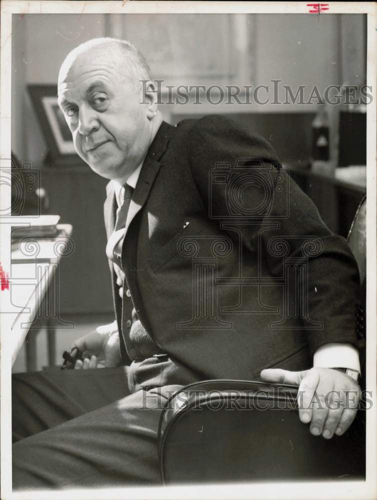 1960 Press Photo Producer-Director Otto Preminger at His New York Office- Historic Images