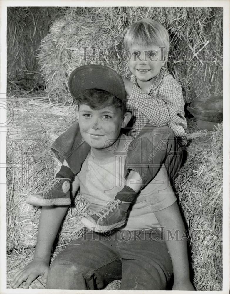 1958 Press Photo Actor Jon Provost &amp; Co-Star - hpp26551- Historic Images