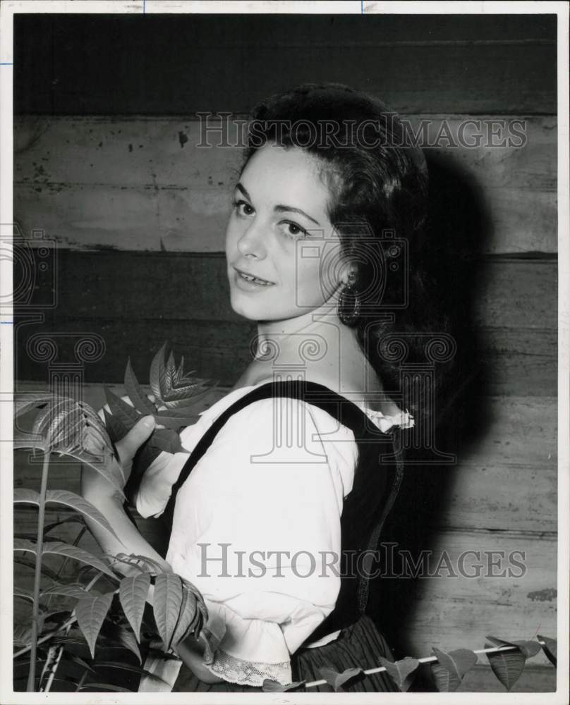 1963 Press Photo Soprano Joan Sena-Grande - hpp26620- Historic Images