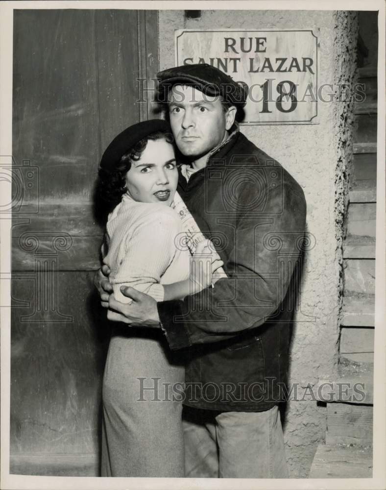 1959 Press Photo Natalia Daryll and Biff Elliot star in &quot;The Alkaloid Angle.&quot;- Historic Images