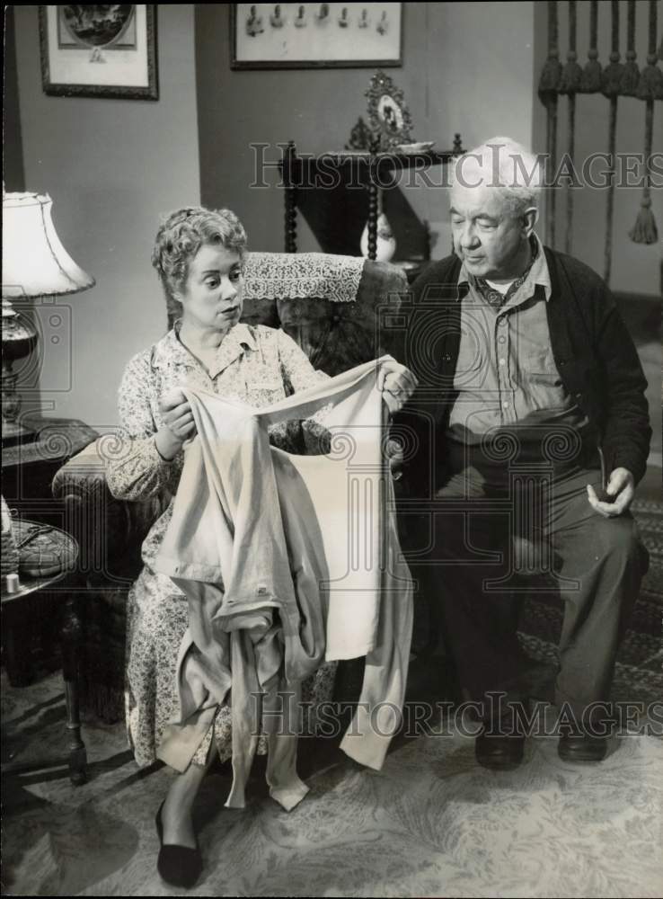 1955 Press Photo Elsa Lanchester and Cecil Kellaway on &quot;Ford Theatre&quot;- Historic Images