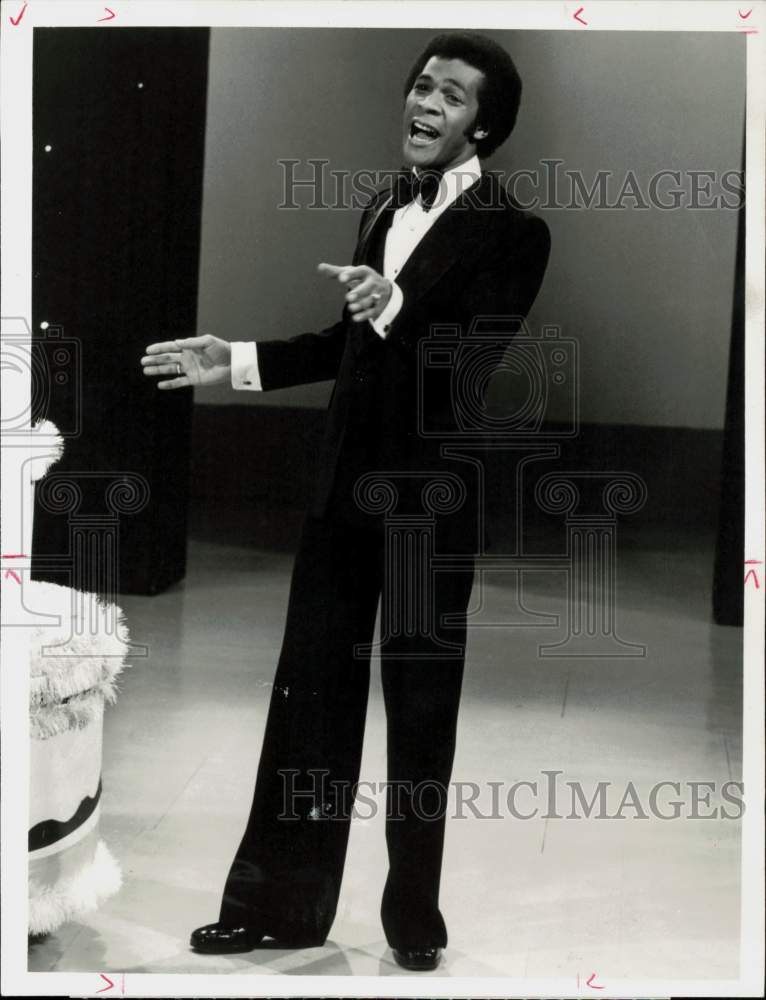 1976 Press Photo Clifton Davis on &quot;The Clifton Davis Show&quot; - hpp27194- Historic Images