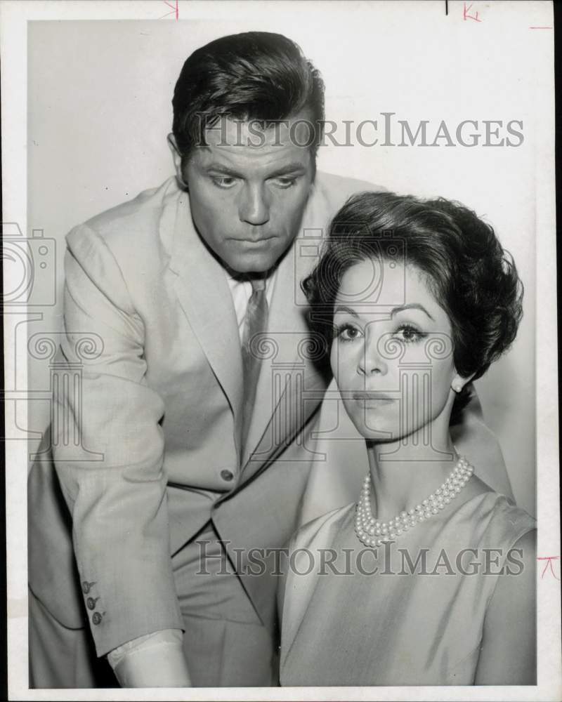 1966 Press Photo Jack Lord and Dana Wynter on &quot;Chrysler Theatre&quot; - hpp27286- Historic Images