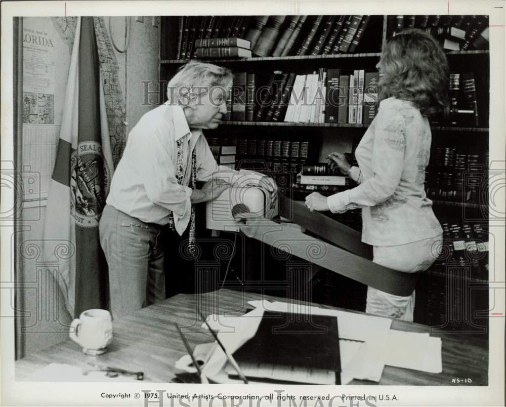 1972 Press Photo Actors Burgess Meredith &amp; Sylvia Miles in &quot;92 in the Shade&quot;- Historic Images