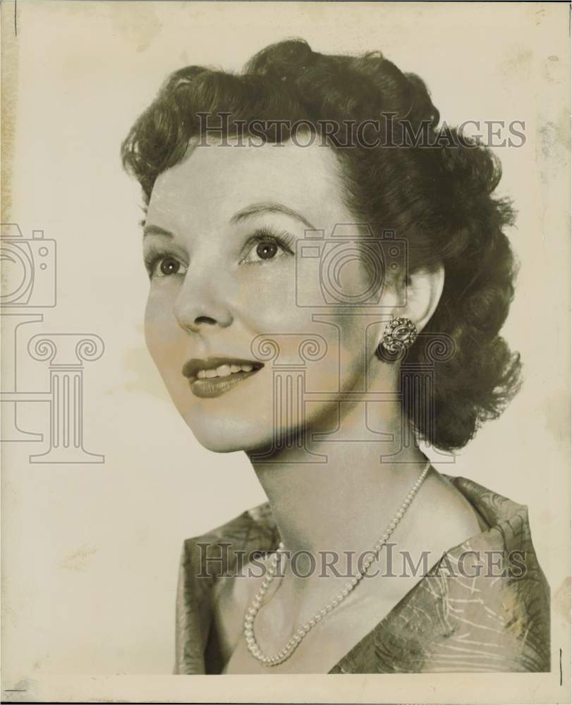 1951 Press Photo Anna Lee, Star of &quot;It&#39;s News to Me&quot; on CBS-TV - hpp27597- Historic Images