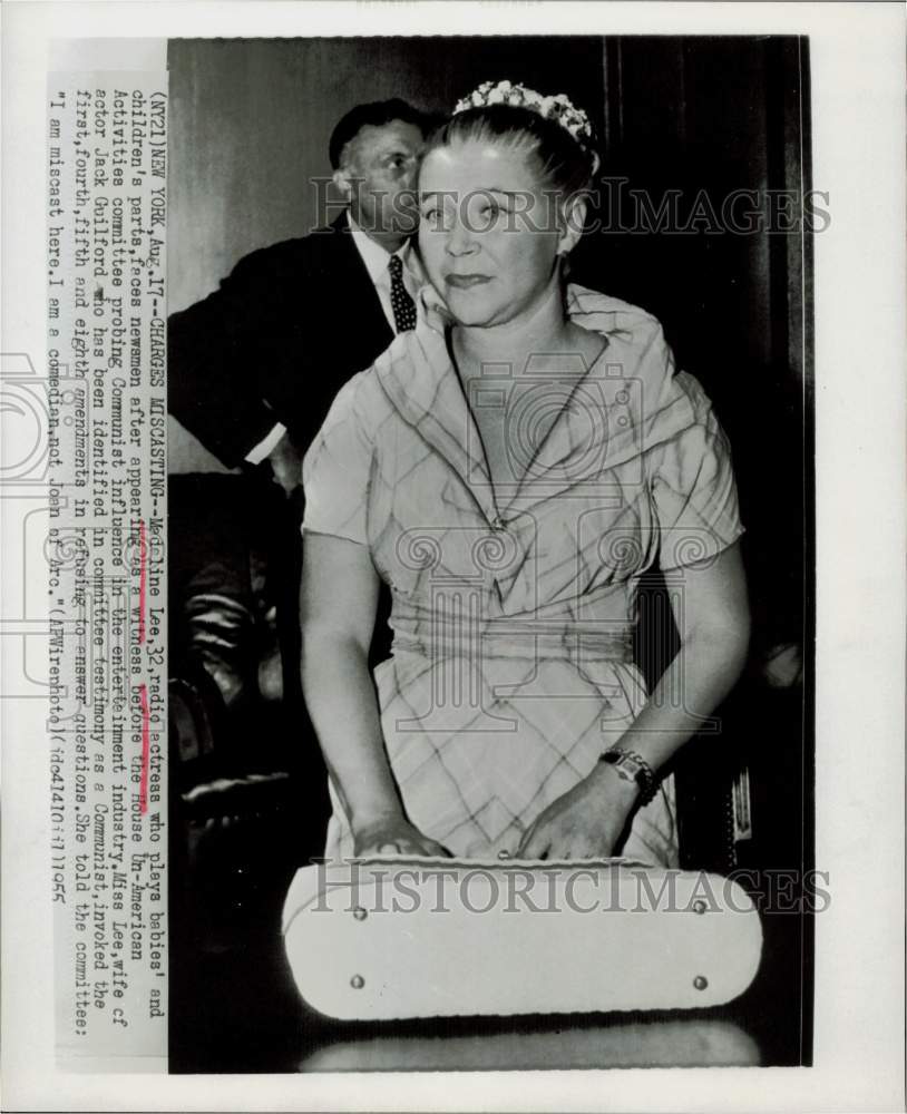 1955 Press Photo Actress Madeline Lee Talks to Newsmen in New York - hpp27930- Historic Images