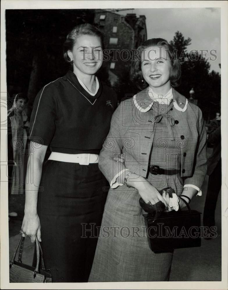 1957 Press Photo Ingrid Bergman and Daughter Jenny Ann Lindstrom in Paris- Historic Images