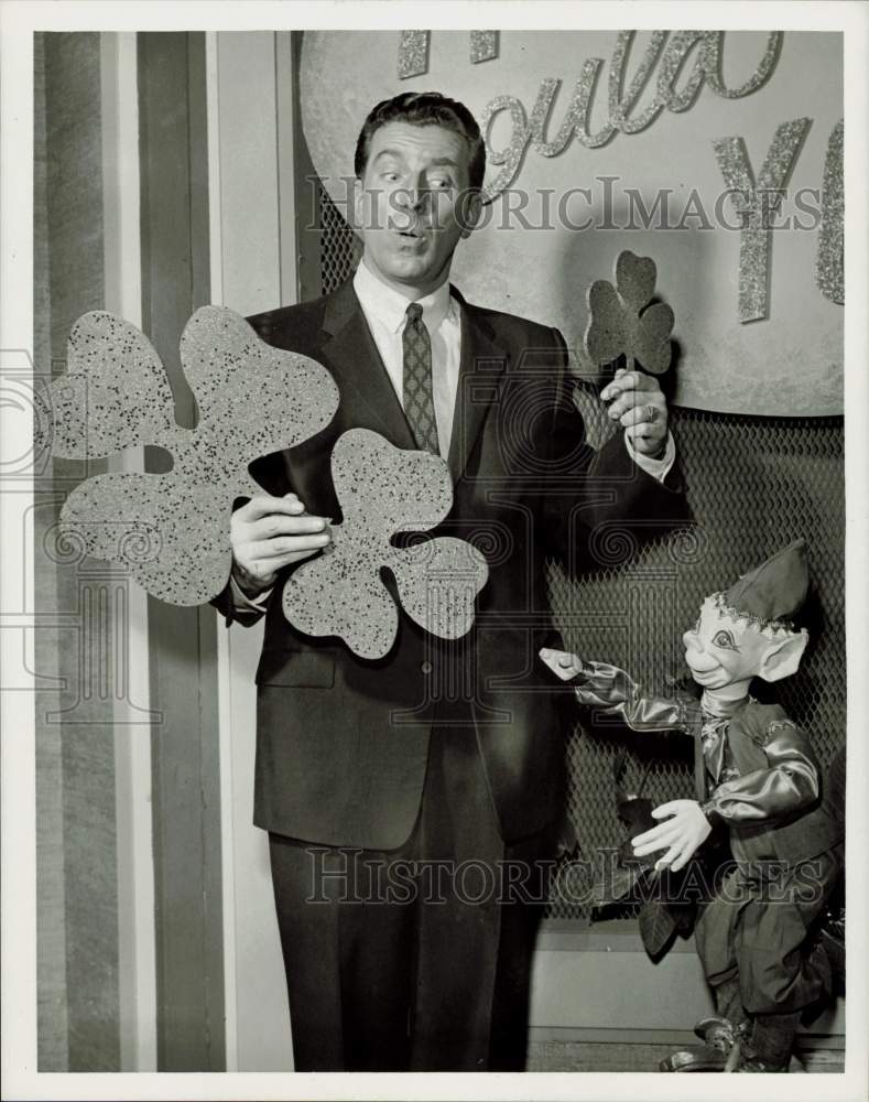 1959 Press Photo Bill Leyden, TV Show Moderator - hpp28244- Historic Images