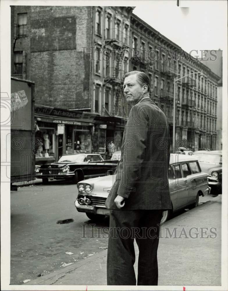 1963 Press Photo Ray Scherer, NBC News Correspondent, on Sidewalk - hpp28262- Historic Images