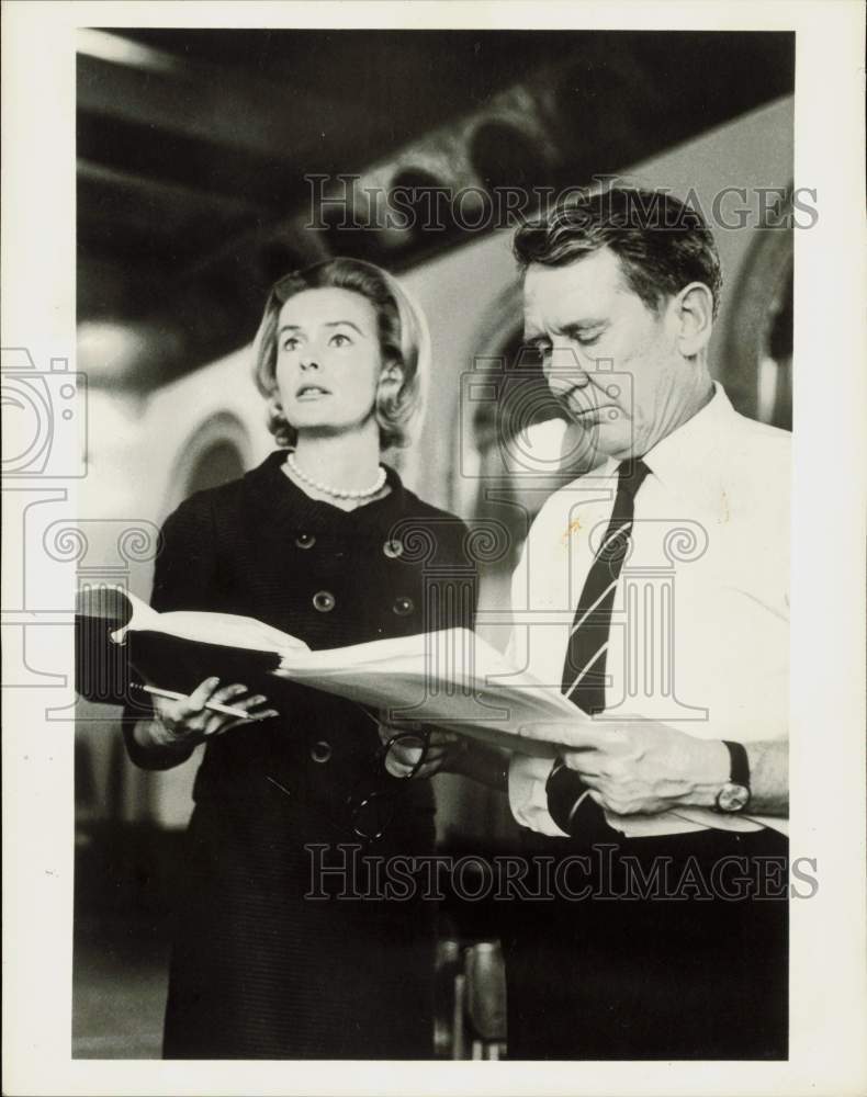 1962 Press Photo Dina Merrill and Burgess Meredith on &quot;Westinghouse Presents&quot;- Historic Images