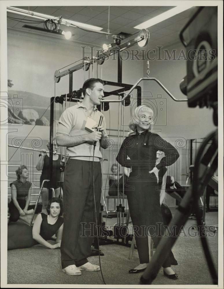 1959 Press Photo Host Jack Linkletter at Fair Lady Health Club on &quot;On the Go&quot;- Historic Images