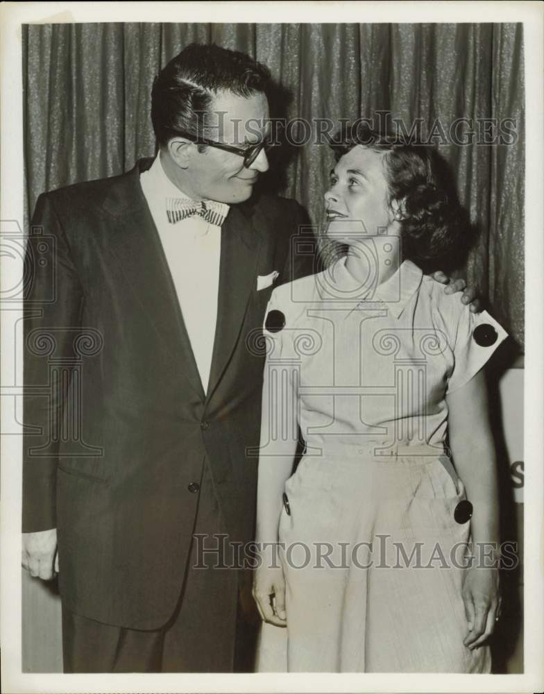 1952 Press Photo Robert Q. Lewis &amp; Mrs. June Bride in &quot;The Name&#39;s The Same&quot;- Historic Images