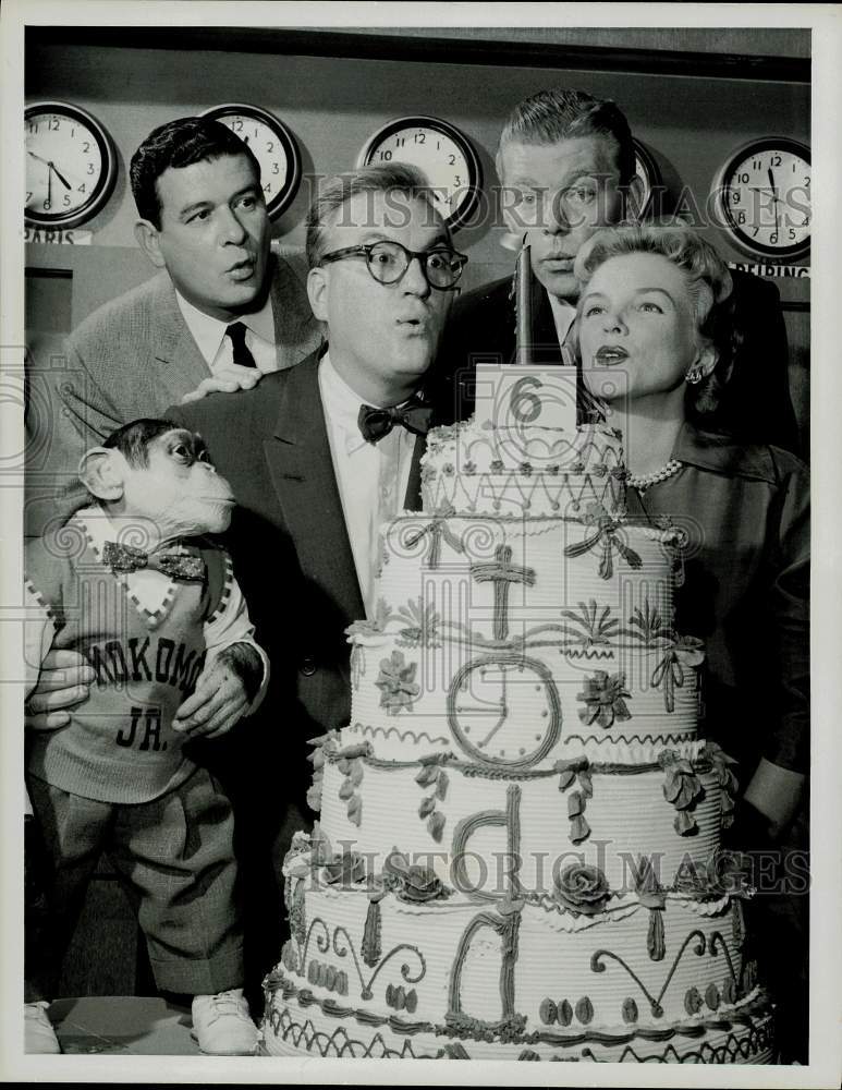 1957 Press Photo &quot;Today&quot; Show Cast Celebrates Sixth Birthday with Cake, NBC- Historic Images