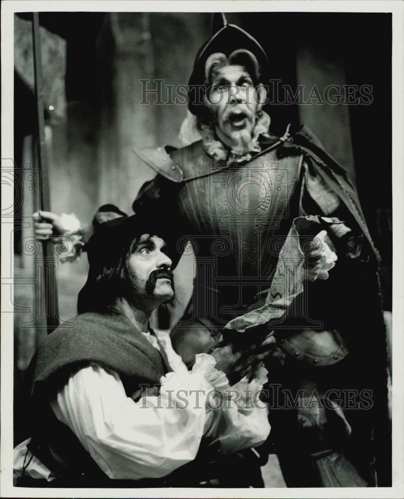 1971 Press Photo Actors Russ Martin & Bill Trotman in Scene - hpp28816