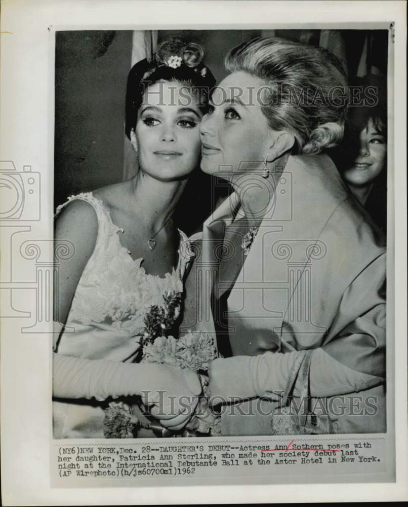 1962 Press Photo Actress Ann Sothern &amp; Daughter Patricia at New York Ball- Historic Images