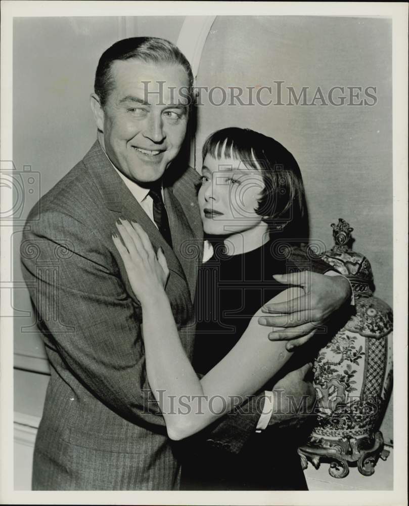 1957 Press Photo Ray Milland &amp; Carolyn Jones on &quot;Schlitz Playhouse&quot; TV Show- Historic Images