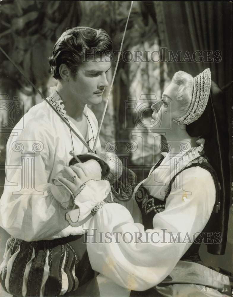 1956 Press Photo Actors Lana Turner &amp; Roger Moore in &quot;Diane&quot; Film - hpp29170- Historic Images