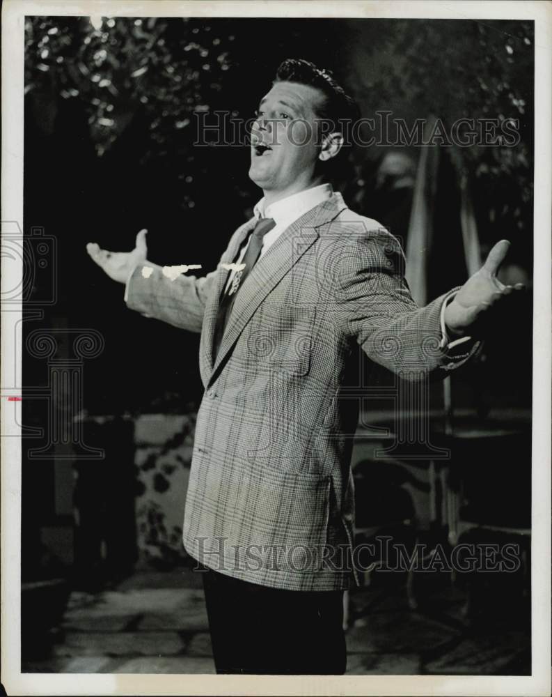 1956 Press Photo Singer-Actor Gordon MacRae on &quot;The Gordon MacRae Show&quot;- Historic Images