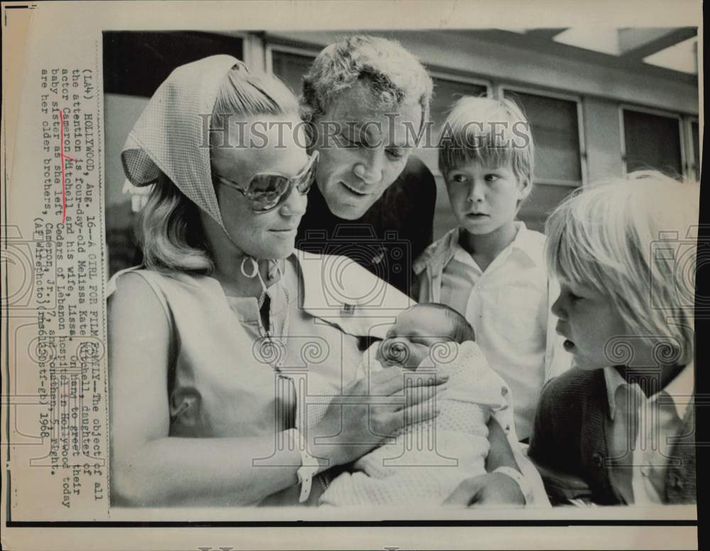 1968 Press Photo Actor Cameron Mitchell &amp; Family Greet Newborn Daughter Melissa- Historic Images