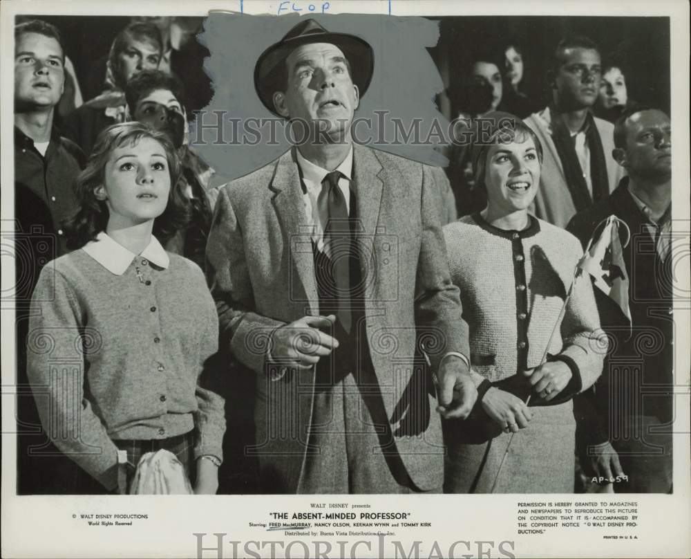 1961 Press Photo Actor Fred MacMurray, Co-Stars in &quot;The Absent-Minded Professor&quot;- Historic Images