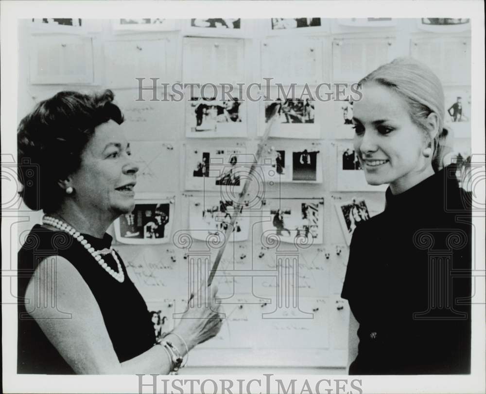 1969 Press Photo Copywriter Liliani Milani &amp; Editor Betsy Talbot Blackwell- Historic Images