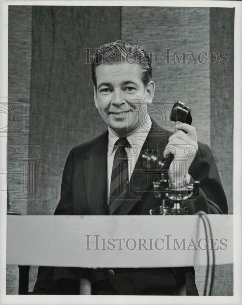 1958 Press Photo Bill Nimmo, Emcee of &quot;For Love or Money&quot; TV Game Show- Historic Images