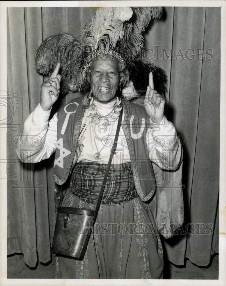 1957 Press Photo Prince Ras Monolulu appears on &quot;Your Bet Your Life.&quot;- Historic Images