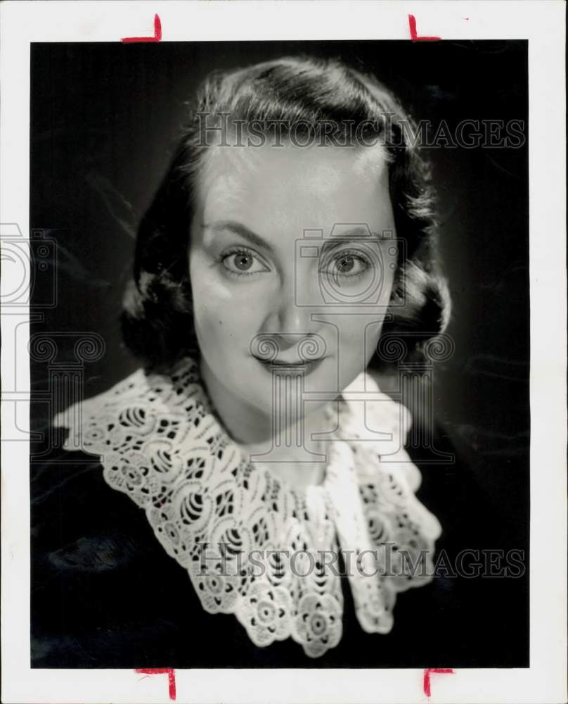 1957 Press Photo Loretta White, Local Actress - hpp30511- Historic Images