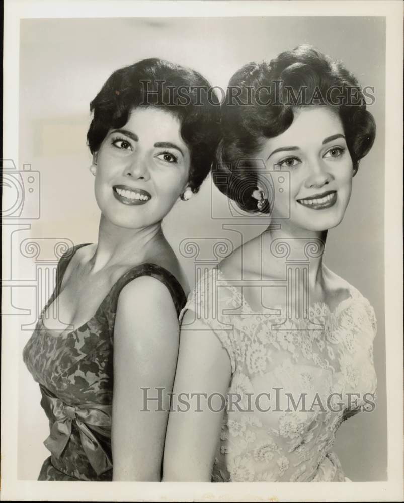 1958 Press Photo Dotty Mack and Elaine Smith on &quot;Operation Daybreak&quot; - hpp30537- Historic Images