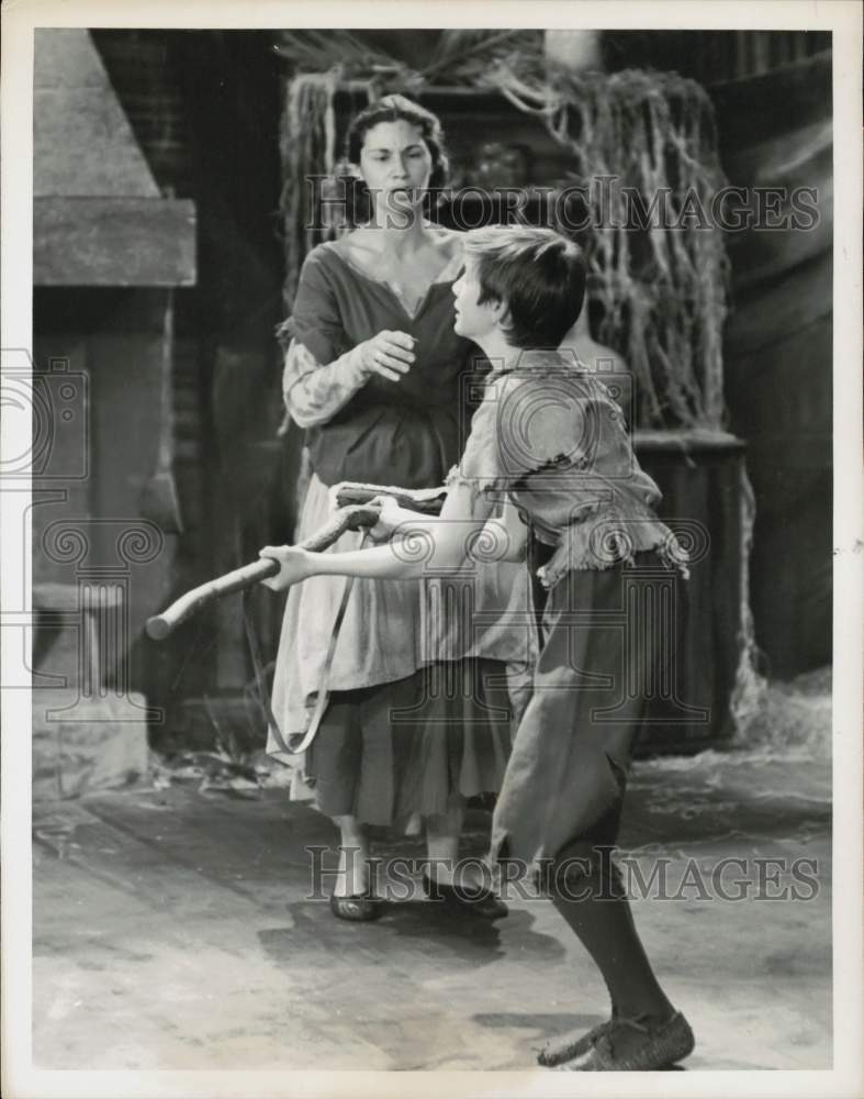 1955 Press Photo Rosemary Kuhlmann &amp; Bill McIver in &quot;Amahl &amp; the Night Visitors&quot;- Historic Images