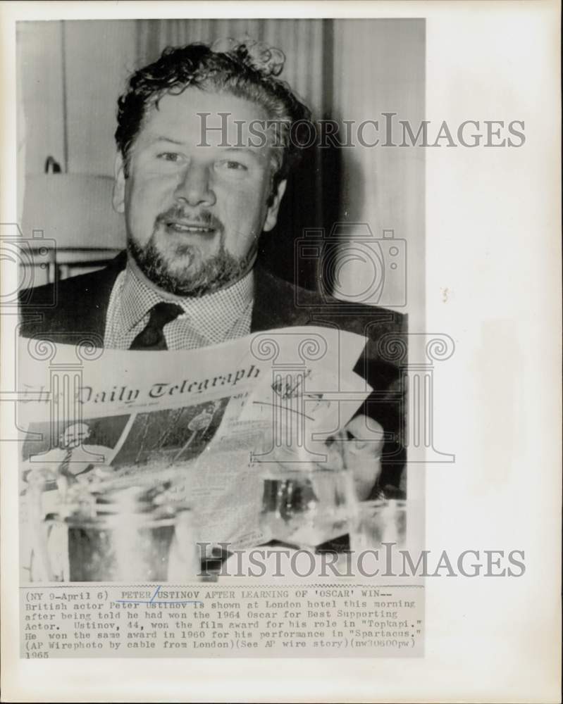 1965 Press Photo Actor Peter Ustinov at London Hotel After Winning Oscar Award- Historic Images