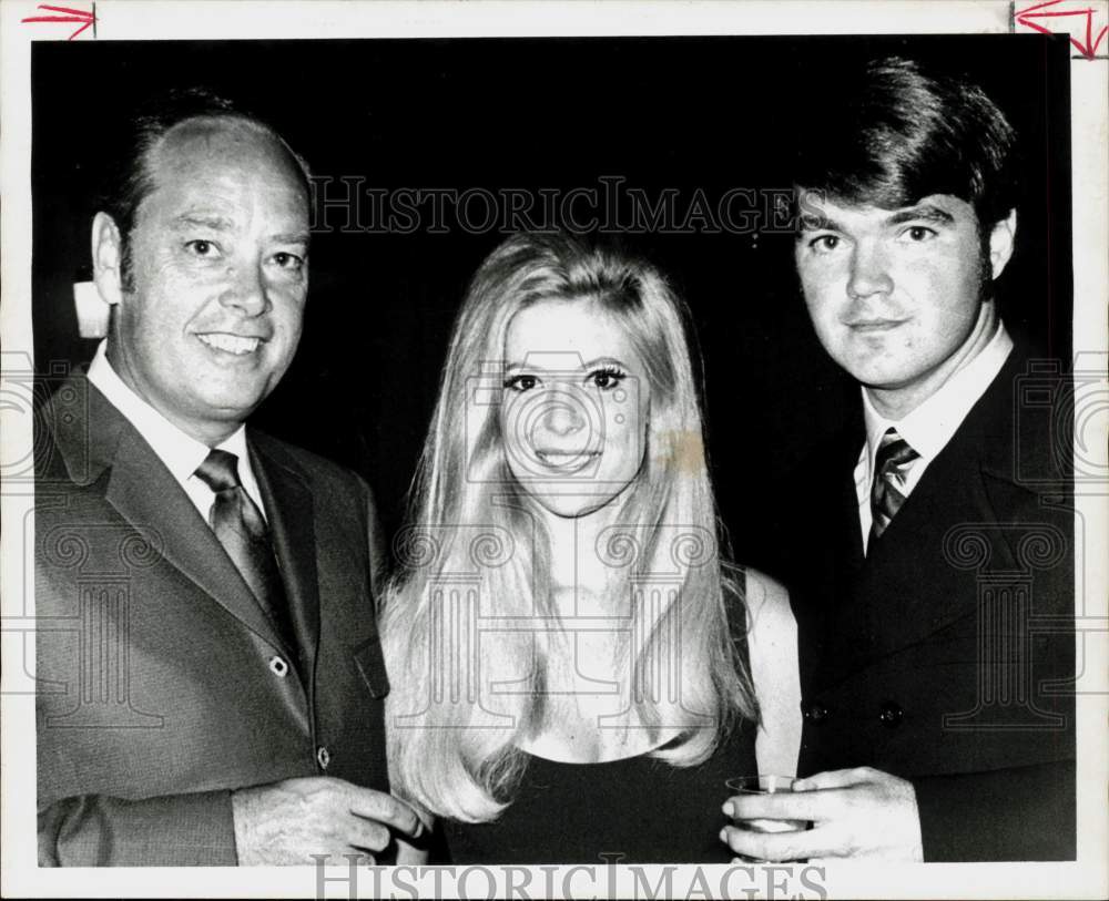 1969 Press Photo Meredith MacRae, Iva Starnes, Jimmy Starnes at Fashion Show- Historic Images