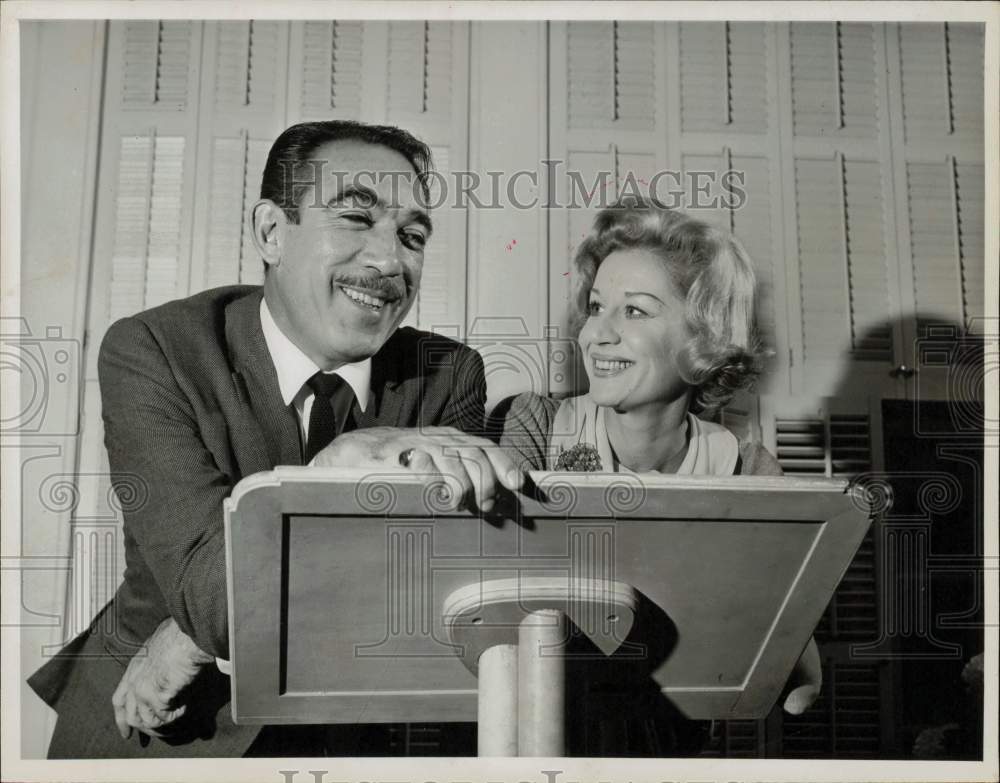 1962 Press Photo Actor Anthony Quinn &amp; Margaret Leighton - hpp31436- Historic Images