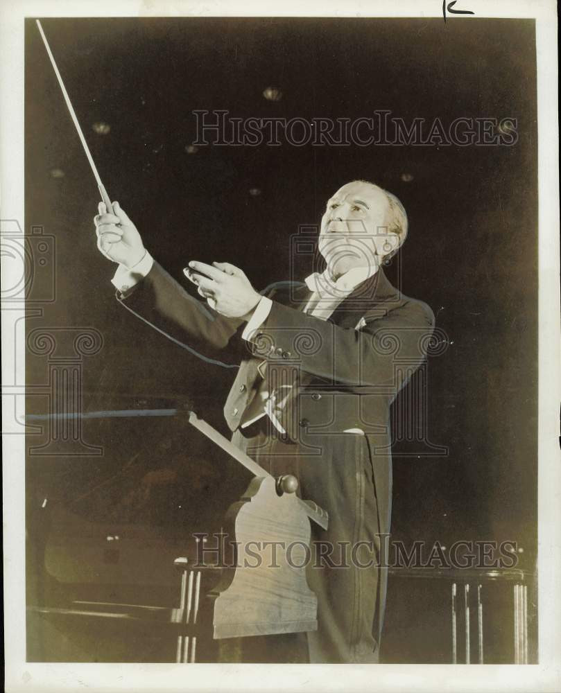 1956 Press Photo Fritz Reiner in NBC Symphony Orchestra &quot;Summer Concerts&quot;- Historic Images