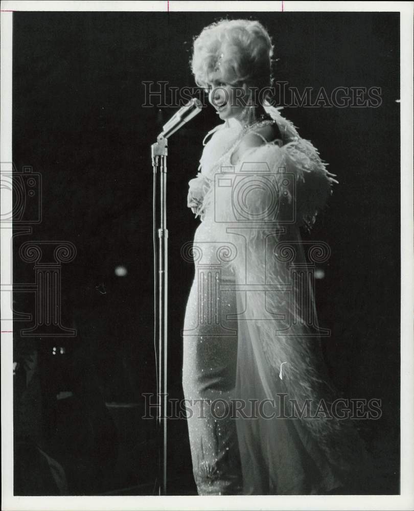 1962 Press Photo Actress Debbie Reynolds in Perfomance - hpp31773- Historic Images