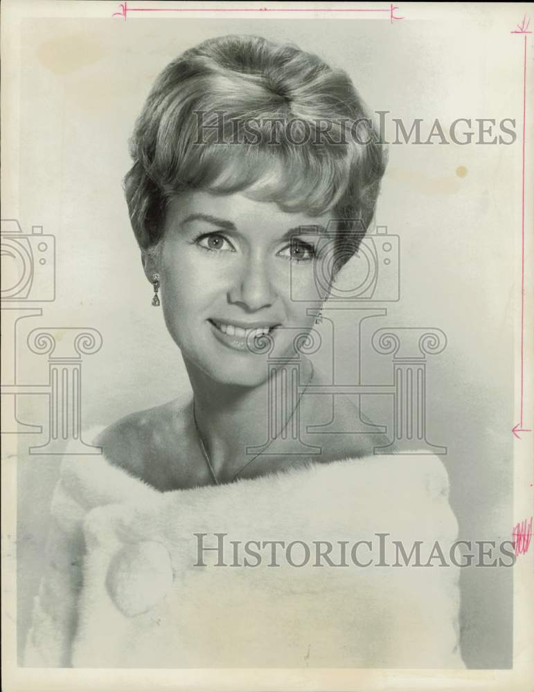 1964 Press Photo Actress Debbie Reynolds, Star of &quot;The Hollywood Palace&quot;- Historic Images