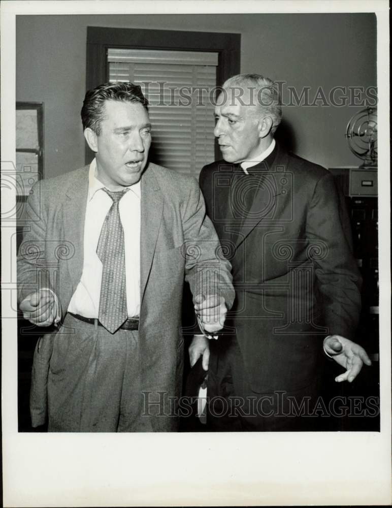 1959 Press Photo Edmond O&#39;Brien &amp; Joseph Vitale on &quot;The Joseph Cotten Show&quot;- Historic Images