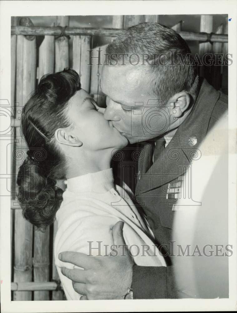 1955 Press Photo Actor Aldo Ray, Kissing Female Co-Star - hpp31971- Historic Images