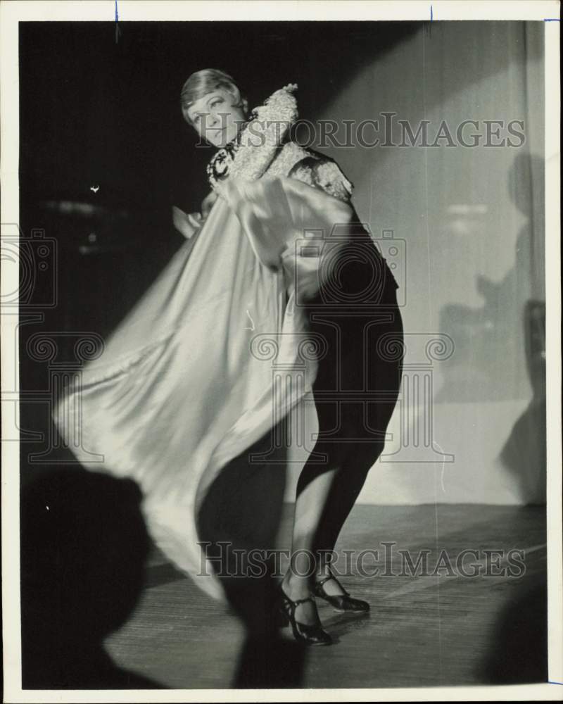 1961 Press Photo Actress-Dancer Eleanor Powell Performs in Houston - hpp32170- Historic Images