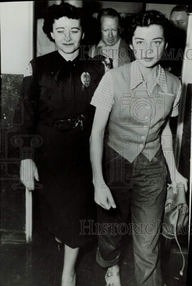 1953 Press Photo Actress Gail Russell with Female Police Officer - hpp32473- Historic Images