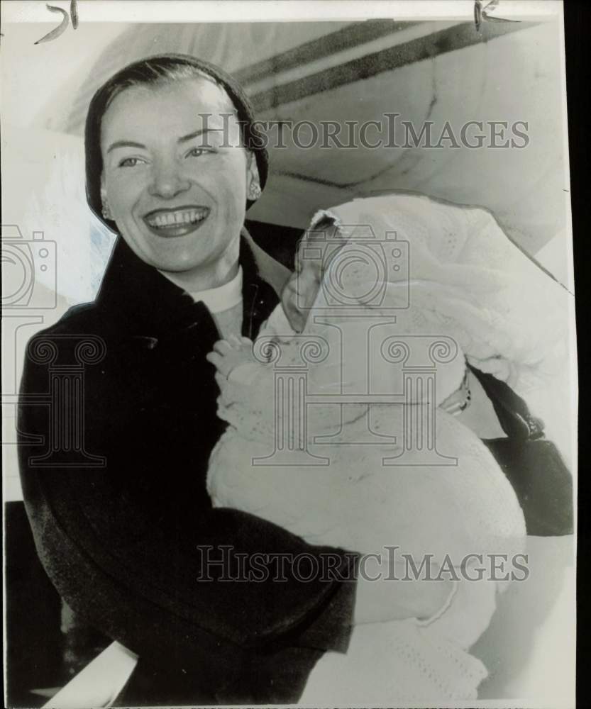 1952 Press Photo Actress Ella Raines, Holding Child - hpp32601- Historic Images