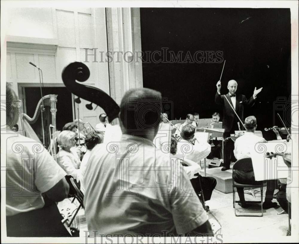 1965 Press Photo Houston Symphony Conductor Ezra Rachlin - hpp32801- Historic Images