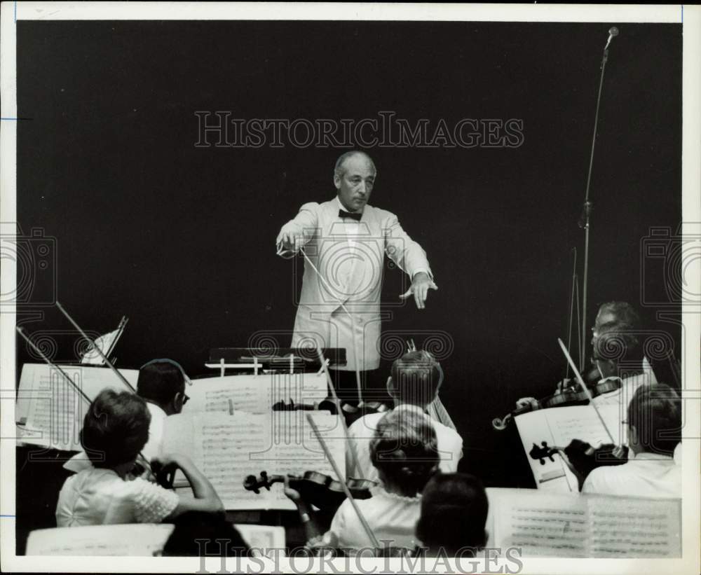 1965 Press Photo Ezra Rachlin Directs Houston Summer Symphony - hpp32802- Historic Images