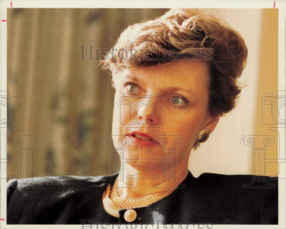 1994 Press Photo ABC Newswoman Cokie Roberts at Four Seasons Hotel, Houston- Historic Images